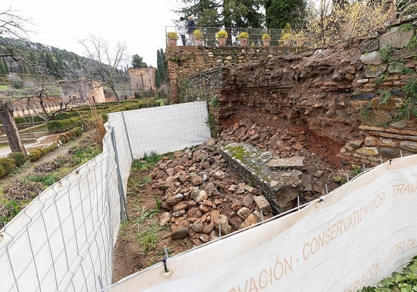 Alhambra palace wall collapses during heavy rainfall