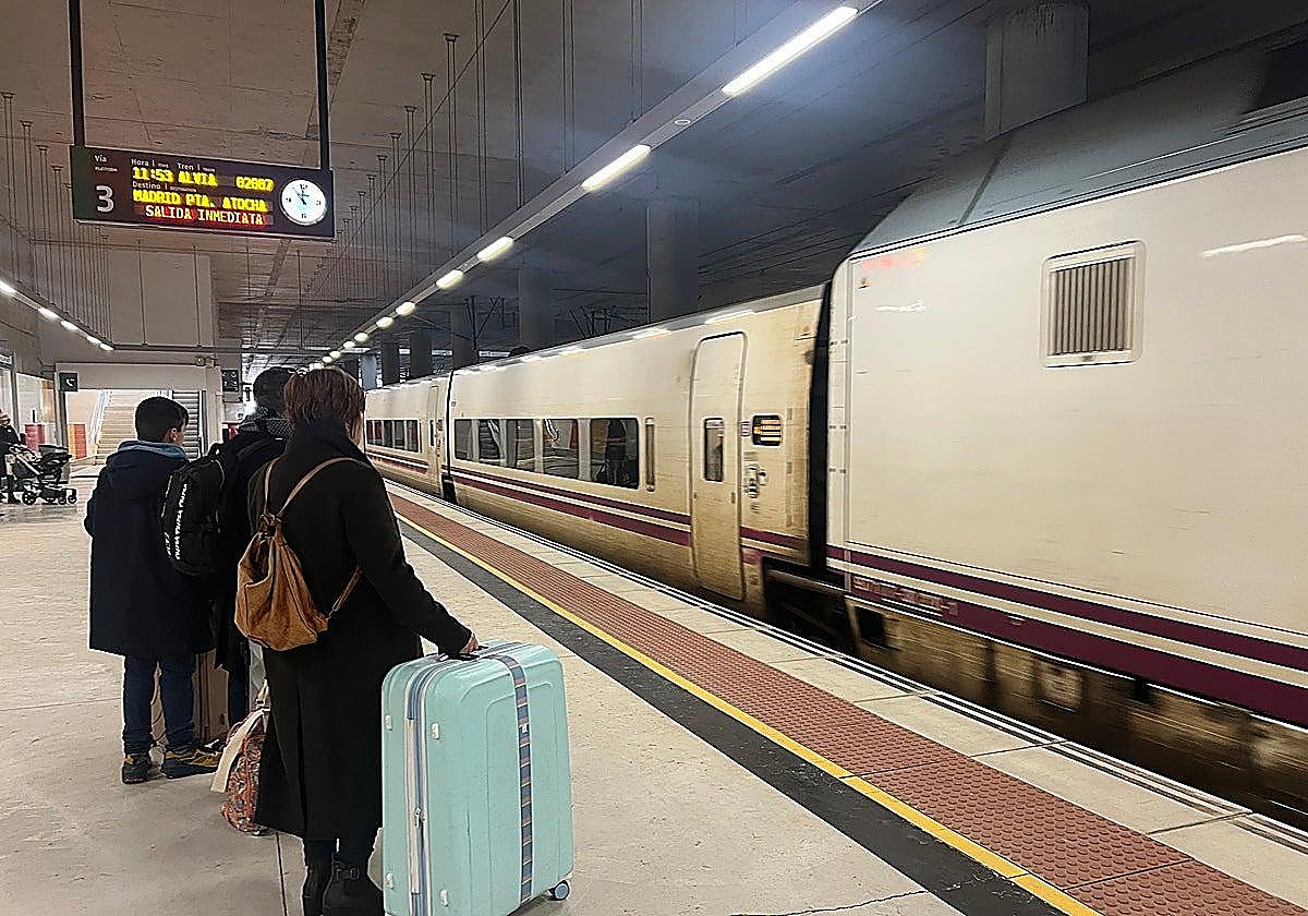 Storms and track failures cripple Cordoba rail services in Spain