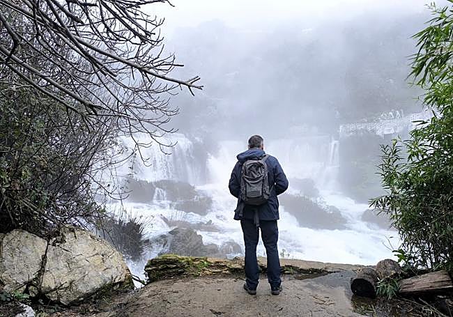 Benaoján spring in the morning mist.