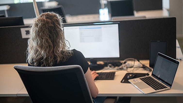 New app helps you sit up straight while at your computer