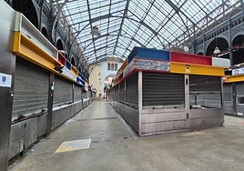 The stalls of the Atarazanas market in Malaga remained closed on Wednesday.