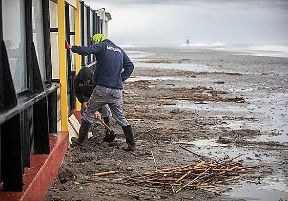 Workers work in the Los Moriscos restaurant in Motril.