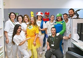 Staff from Oncología Radioterápica as heroes in a videogame.