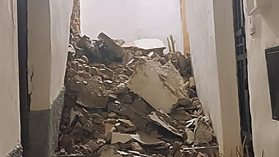 Street in Granada's historic Albaicín cut off after wall collapses