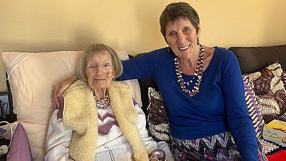 Oldest member of Age Concern Fuengirola celebrates 105th birthday