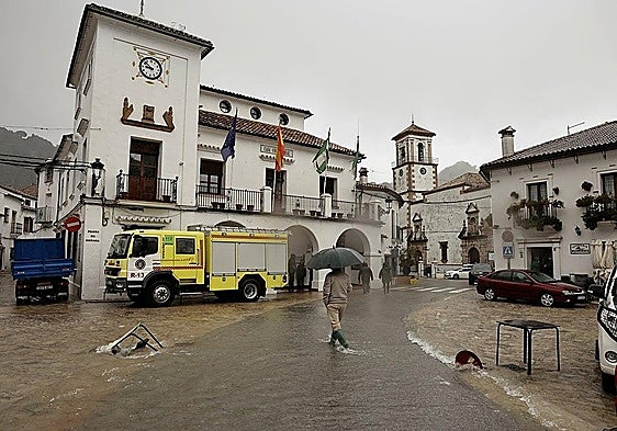 School-age children evacuated from Grazalema will return to classes in Ronda, Olvera and Ubrique