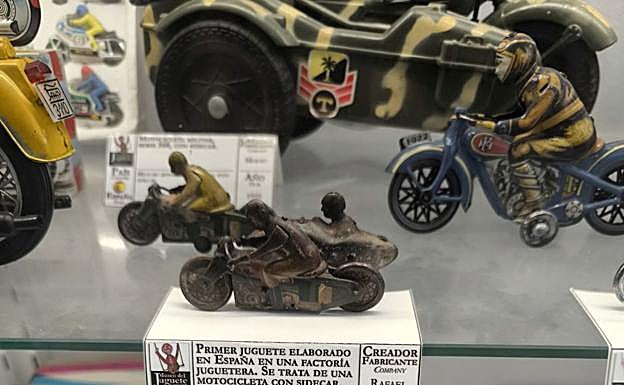 One of the oldest pieces in the Toy Museum of Spain and the World.