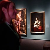 In the centre of the three paintings, La Magdalena, the work by Murillo that was confiscated by customs.