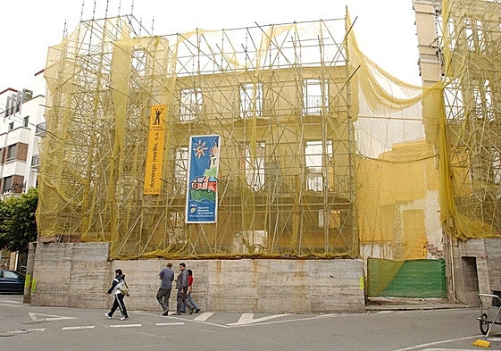 Archive photo from the refurbishment of a building at Plaza del Siglo in Malaga.