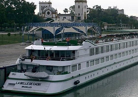 MS La Belle de Cadix combines river and sea itineraries.