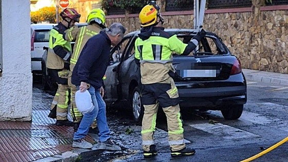 Malaga 112: car burns near school and causes panic