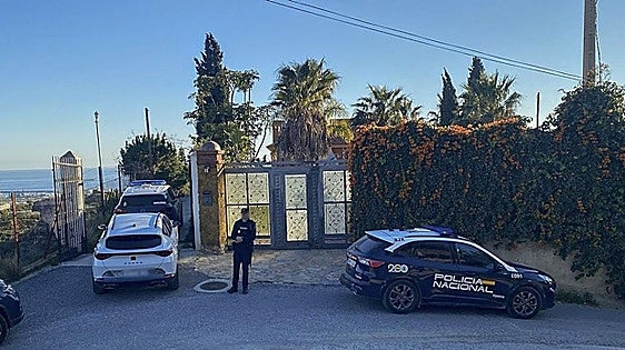 13-year-old girl questioned by police after mother stabbed with a kitchen knife on Costa Tropical