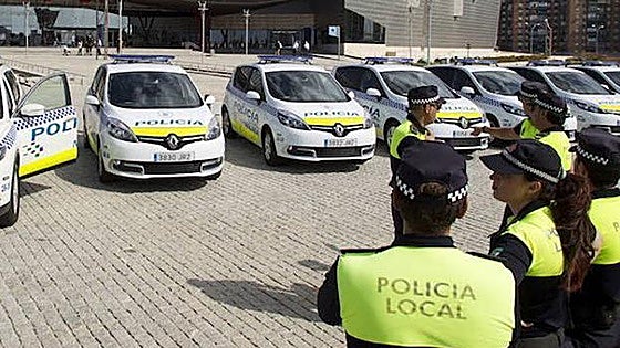 Malaga gender-based violence: man tries to cut partner's throat in hostel room