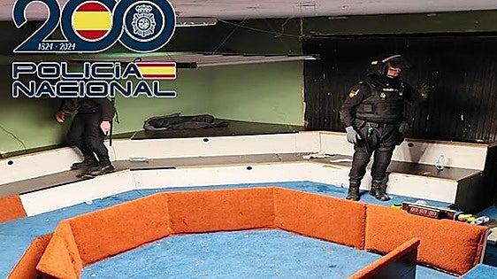 Police in Granada break up illegal cockfighting gang with drugs and weapons seized