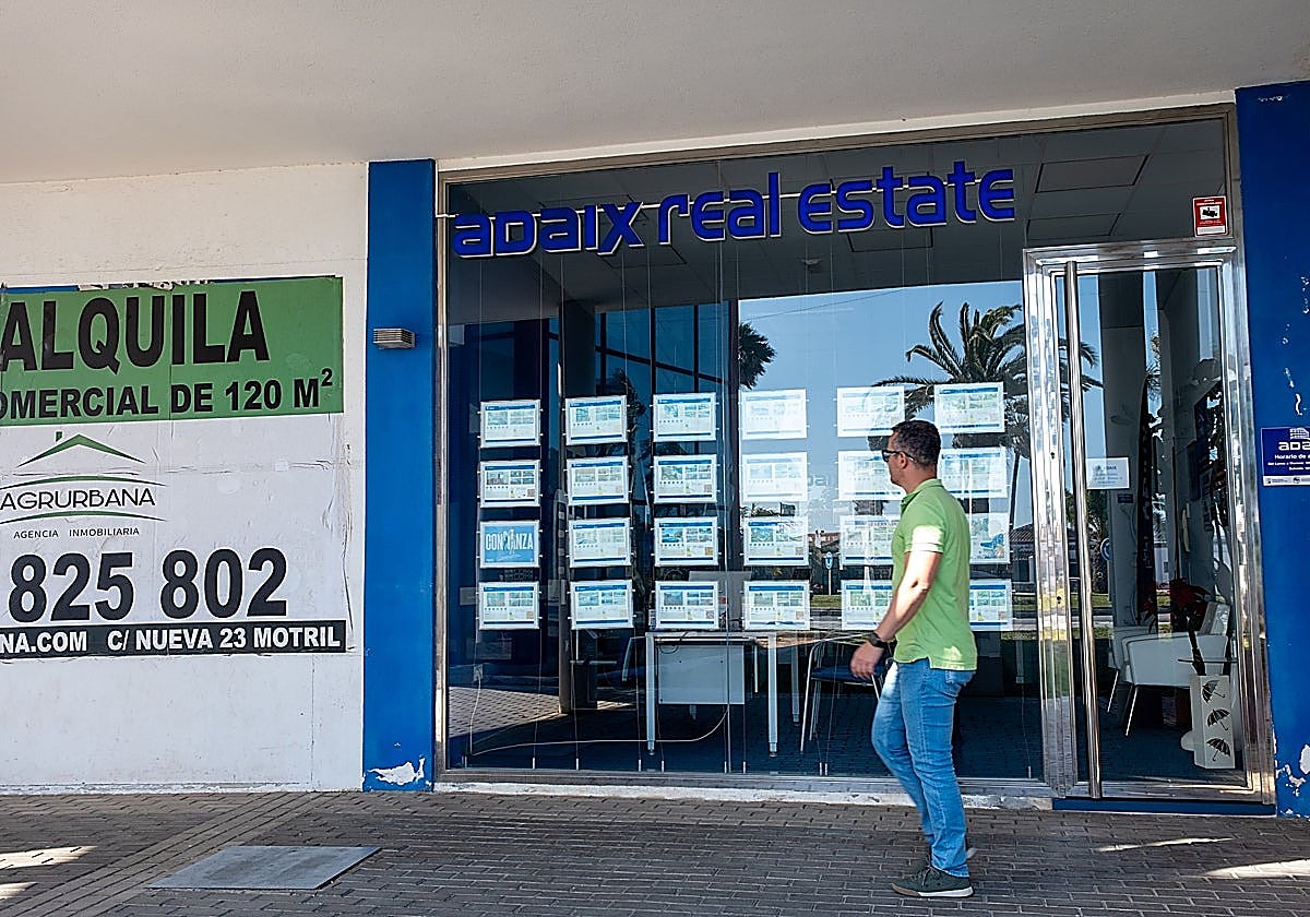 The price of property complete with squatters in Granada province: from 5,000 to 500,000 euros