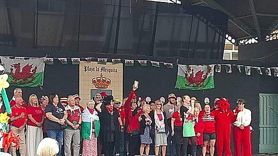 St David’s Day bash in Benalmádena raises 3,000 euros for children’s cancer cause
