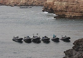 Narco-boats in the Carnaje cove.