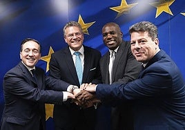 José Manuel Albares with UK Foreign Secretary David Lammy (2d), Gibraltar's Chief Minister Fabian Picardo (r), and EC Executive Vice-President Maros Sefcovic (2i).