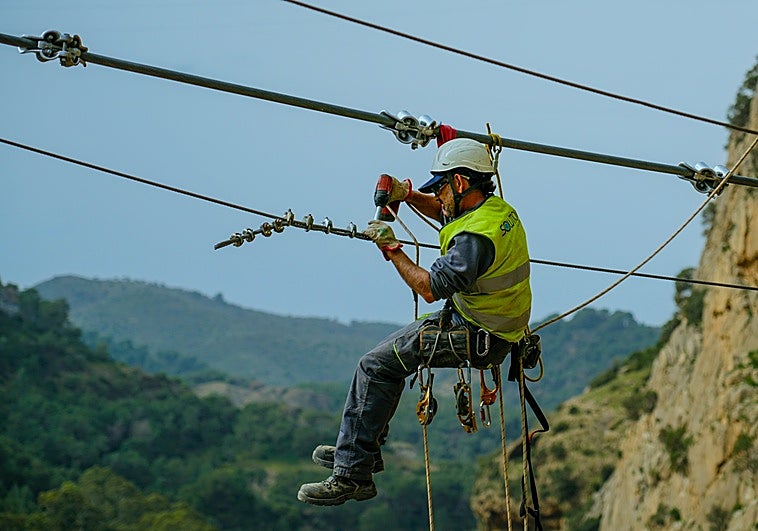 This is how the dizzying work on the new Caminito del Rey bridge is progressing
