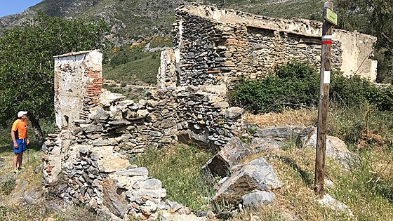 The failed project to bring an abandoned cortijo in Malaga's Sierra Almijara back to life