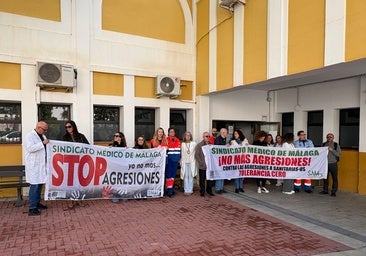Photo from the demonstration that took place in front of the health centre in Torrox on Monday morning.