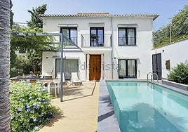 An image of the 'carmen' that is for sale in Granada's Albaicín district