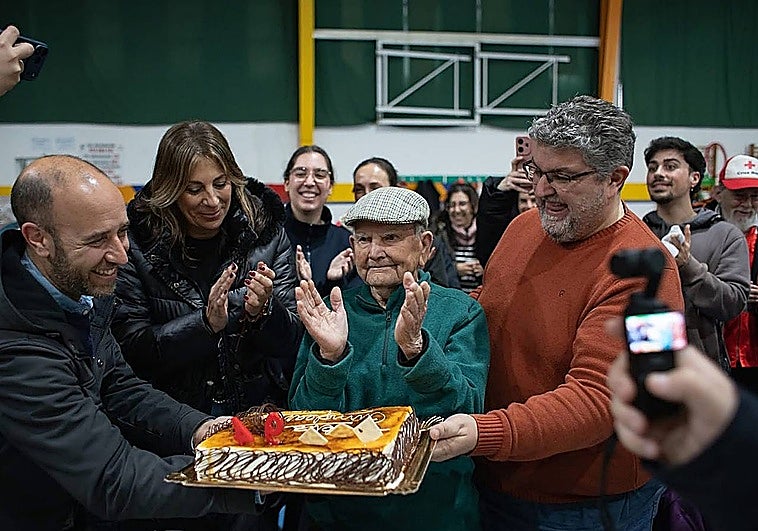 Cadiz awards medals to Ronda and Zahara de la Sierra for sheltering Grazalema residents