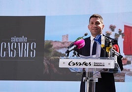 The mayor of Casares, Juan Luis Villalón Ortega, during the presentation of the campaign.