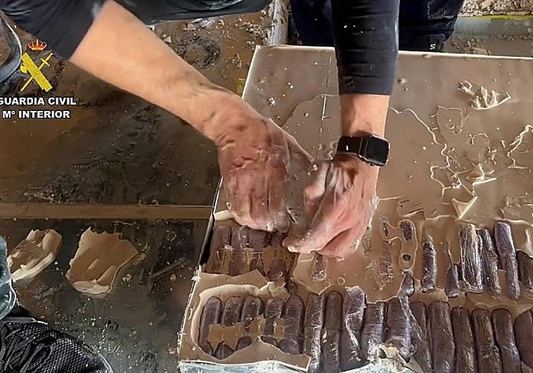 Woman arrested with 55 hashish pills attached to her body at Costa Tropical port