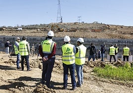 Adif and Cemosa technicians reviewing the work on the high-speed railway tracks in Álora.