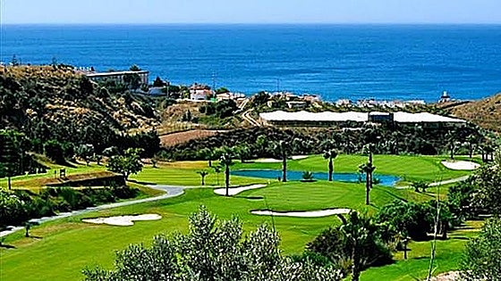 Free golf session offered to women at Axarquía golf course