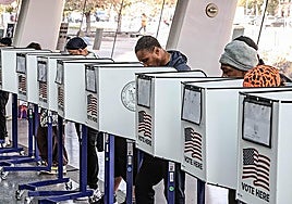 People voting in a previous election in the USA