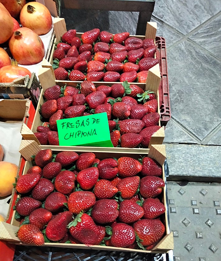 Imagen secundaria 2 - Local products.