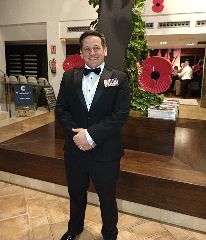 Imagen secundaria 2 - The piper and Scottish dancer, Eddie Lloyd and Andy Nye and Craig Lloyd.