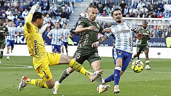 Promotion race tightens as wasteful Malaga CF held to goalless stalemate