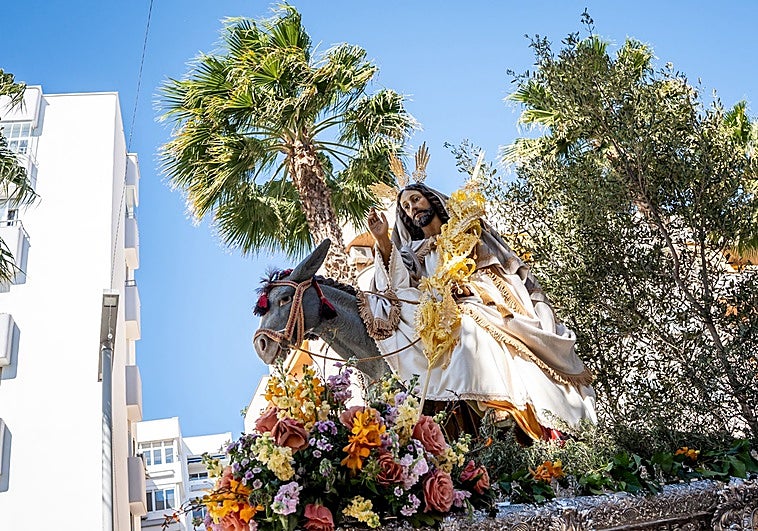 Costa del Sol towns kick off Holy Week with Palm Sunday processions