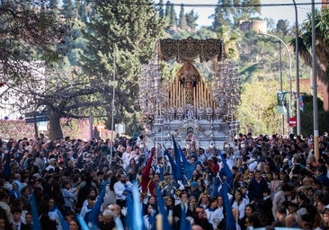 The procession of the Prendimiento brotherhood in Malaga on Palm Sunday.