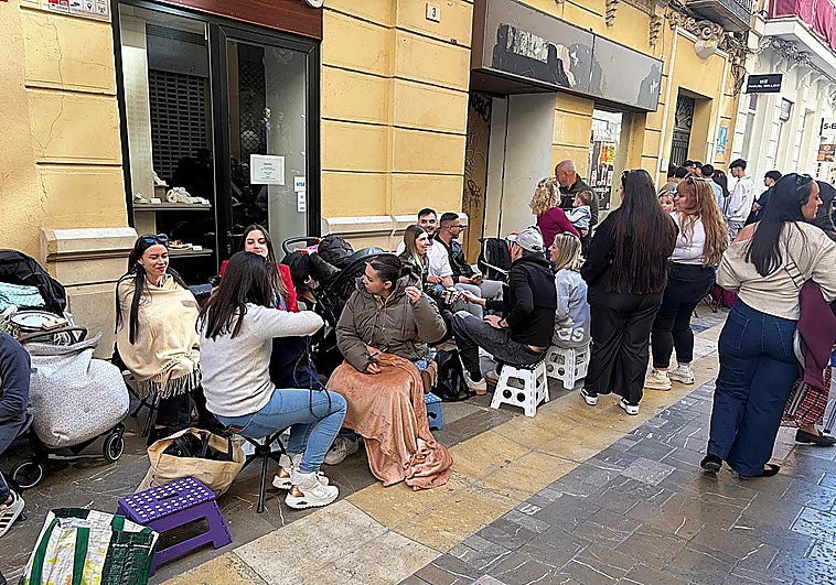 Malaga police turn blind eye to folding chair breaches during Holy Week