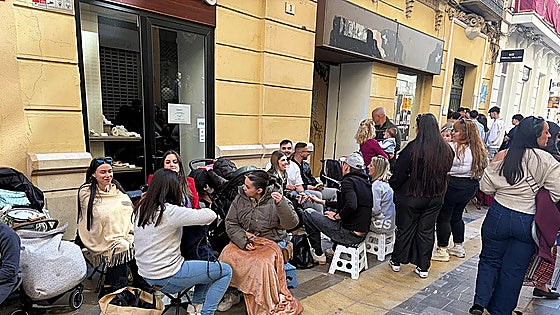 Malaga police turn blind eye to folding chair breaches during Holy Week