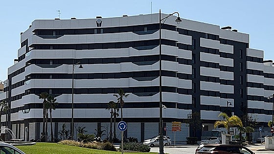 Homeowners in Estepona join legal battle against energy giant over power deadlock