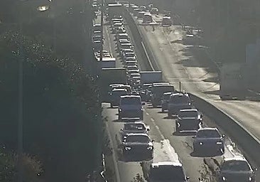 Mijas accident leaves one injured and generates eight-kilometre tailback on A-7 road