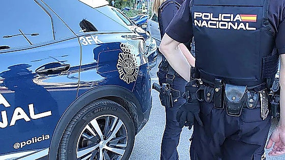 Malaga warehouse armed robbery: masked men assault worker
