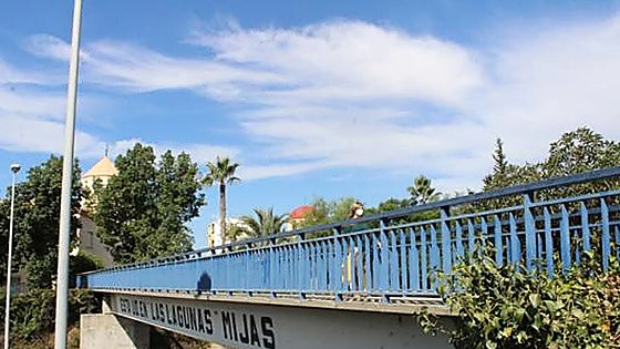 Mijas requests transport ministry to install suicide prevention measures on A-7 footbridges