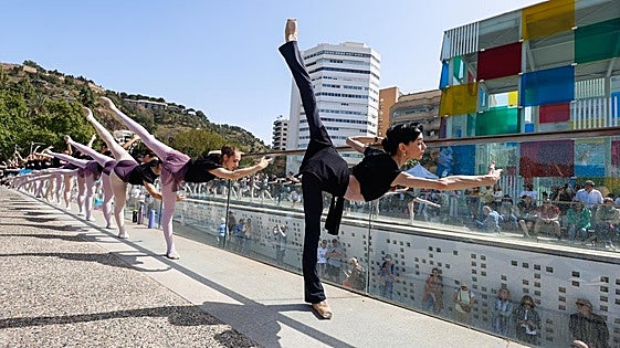 Malaga's port hosts 600 dancers in open-air ballet masterclass