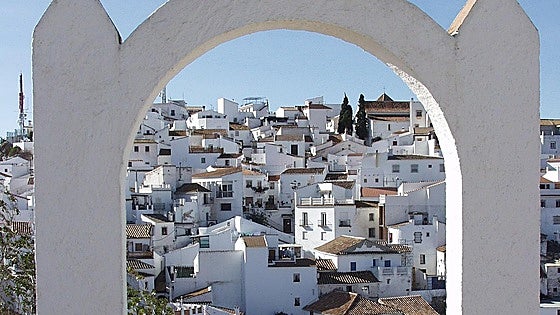 Head to Comares this weekend for Tahona Fest with concerts, workshops and zip-wire