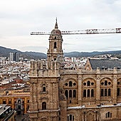 Recent photo of Malaga Cathedral during the roof construction.