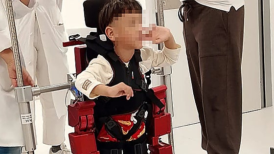 Four-year-old Malaga boy with mobility issues takes first steps thanks to new robotic exoskeleton