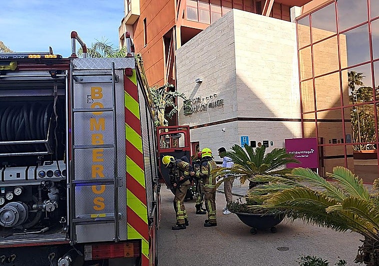 Fire at Benalmádena holiday complex swiftly contained thanks to quick-thinking hotel staff