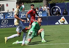 Víctor Sánchez opens the scoring for Marbella on Sunday.