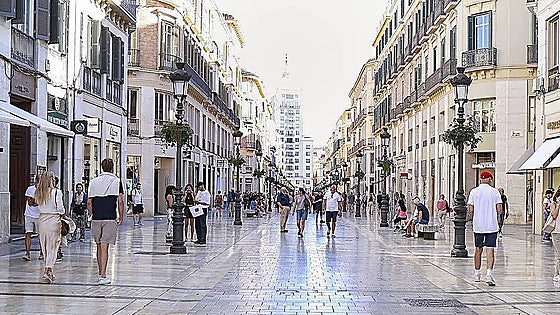 Rents on Malaga's Calle Larios hit new record: 30,000 euros per month for 100 square metres